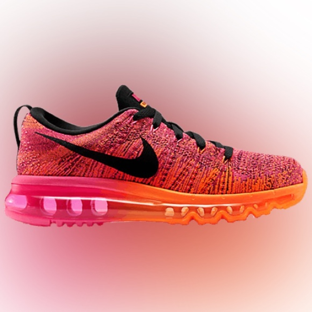 Woman’s Nike Wmns Flyknit Air Max - Picture 2 of 12
